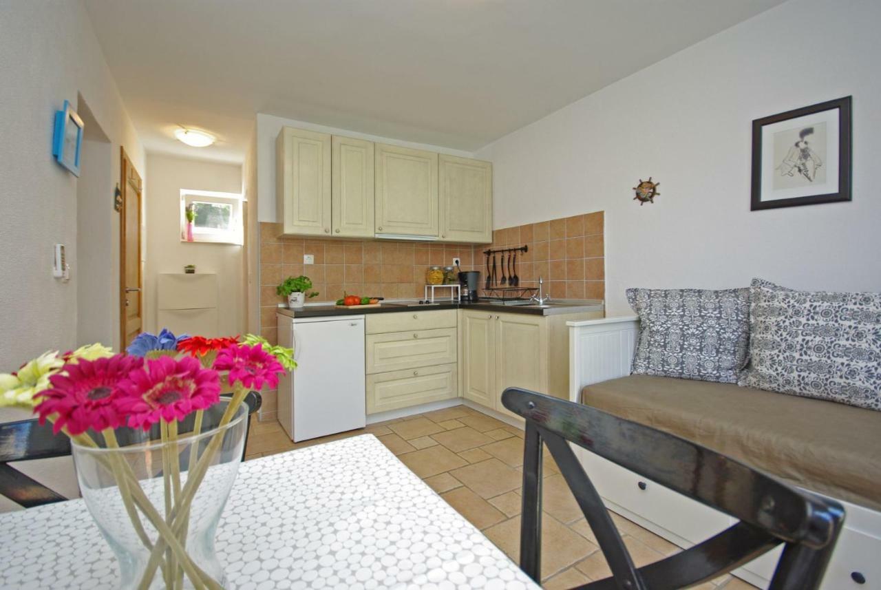 Steinhaus Dalmatien Appartement Podaca